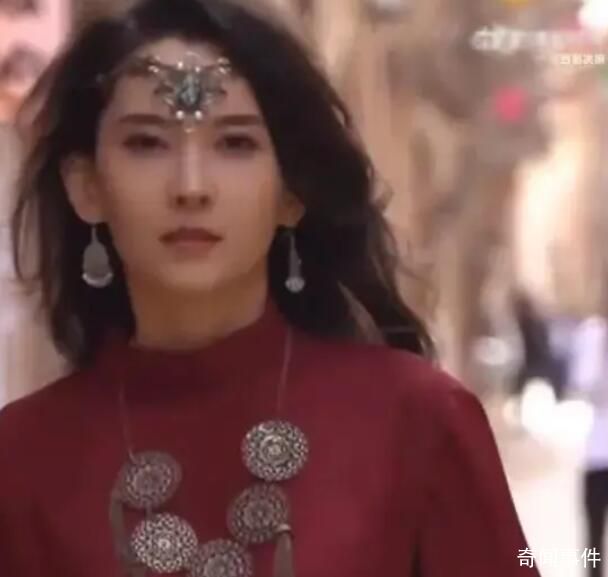 女子拍視頻宣傳家鄉(xiāng)因高顏值走紅 吸引了廣大網(wǎng)友關(guān)注