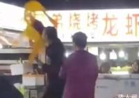 攤主回應(yīng)買彩票中2574萬(wàn):21人合買