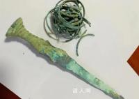 男子路邊花5600元買到戰(zhàn)國青銅劍 捐贈給保山市博物館
