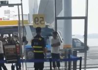 男子問安檢借火吸煙被拒大鬧登機口 回應(yīng)：室內(nèi)不允許抽煙