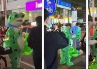 “賣崽青蛙”動了誰的蛋糕
