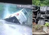 湖北宜昌一旅游大巴發生側翻 事故原因正在進一步調查中