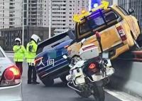上海高架斗氣車主或涉什么罪名?