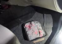 車撞護欄司機昏迷 路人發現車內燒炭