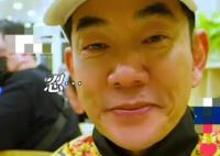 任賢齊打卡沈陽雞架 來到沈陽了怎么能不去品嘗一下當地特色的雞架呢