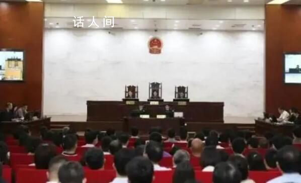 因一件小事杭州副市長坐上被告席 引來眾人圍觀