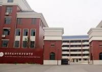 老師帶家長找大師給學(xué)生文具開光 校方：是家長自己的想法