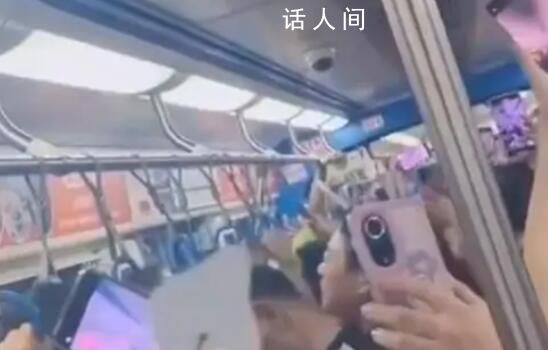 網(wǎng)友吐槽王源粉絲地鐵大合唱 她們確實很喧鬧很吵