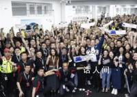 馬斯克到訪特斯拉上海超級(jí)工廠 特斯拉全球副總裁陶琳發(fā)布馬斯克和員工的大合影
