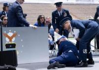 特朗普稱希望拜登摔倒沒受傷 被現場的沙袋絆倒