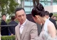 黃覺牽張藝凡 兩人甚至完全不在意現場其他人