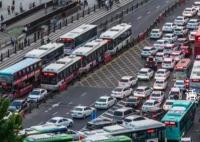 多地對網約車按下“暫停鍵” 車子不好開錢賺不到