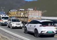 川藏線一SUV逆行擋救護(hù)車生命通道 讓人憤慨不已