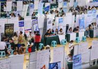 北大屠夫稱大學生就業難關鍵在父母 大學生是普通教育不要把自己當精英
