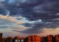 北京的云彩好似潑墨畫 大自然濃墨重彩地描繪美景