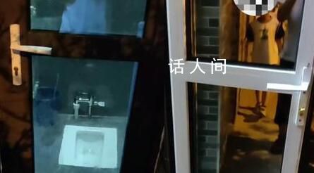山西一公園廁所裝透明門正對蹲位 工作人員：有人已經反映過自己再向領導匯報一下
