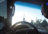 大學生腦出血交警咆哮式開道送醫(yī) 警車引導救護車一路疾馳