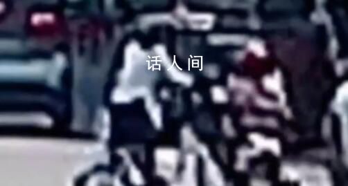 女子騎車手扶帽子頭部著地身亡 發(fā)生了什么事