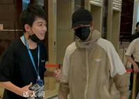 蘇醒見完梅西后安慰來遲的薛之謙 國內娛樂圈究竟去了多少人呀