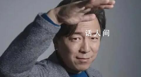 黃渤上半身vs下半身 西裝革履居家休閑