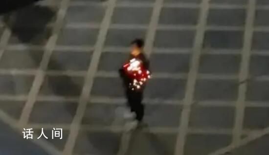 男生表白遭拒 大喊對(duì)方是“女同”
