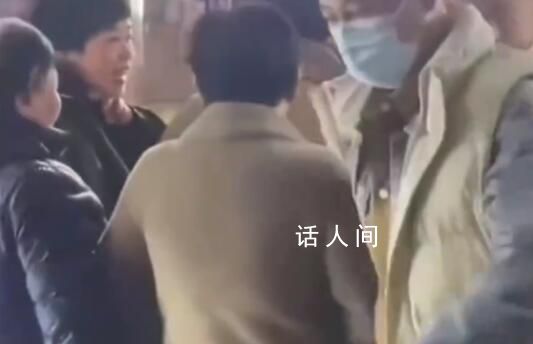 網(wǎng)友偶遇張頌文考科目二 頂著壓力在眾目睽睽之下滿分通過(guò)