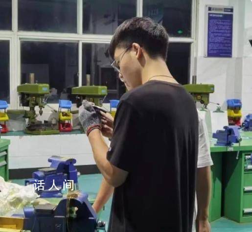杭州高職小伙一畢業被開18萬年薪 對自己的未來充滿信心
