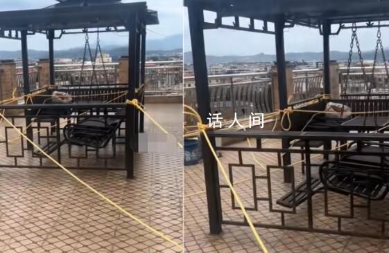 居民擔心涼亭被吹走將其拴水泥柱上 以防止被臺風(fēng)吹走