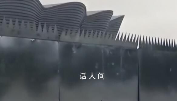 TFBOYS演唱會(huì)外圍疑圍鋼板安刺尖 網(wǎng)友：我們是粉絲不是喪尸