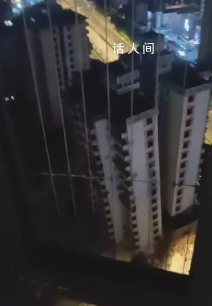 重慶觀音橋高樓爆破瞬間倒地 太震撼了