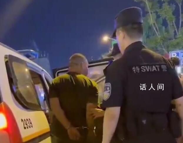 河南男子深夜當街開車門搶小孩 涉事男子疑似精神病患者