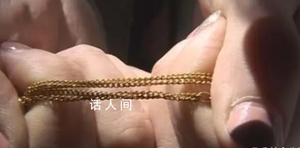 男子撿到金手鏈丟棄被判賠8376 撿到的東西扔了犯法嗎