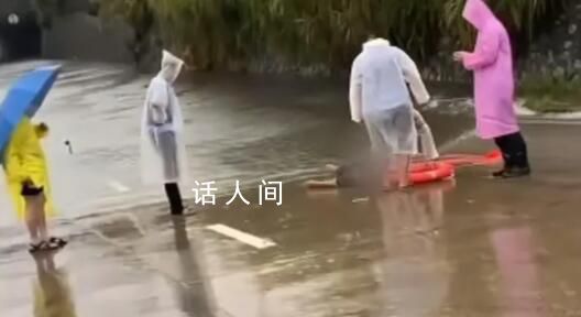 廣東一男子從積水橋洞游過時溺水 身高2米的人都會被淹沒