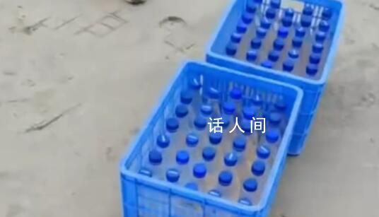 廣東多人往海里放生60多箱礦泉水 引發(fā)了社會公眾的關(guān)注