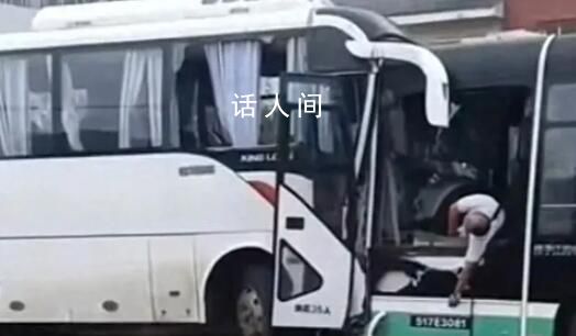 武漢一公交車突發意外致2死3傷 目前受傷人員正在接受治療