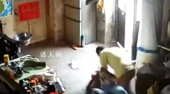 女子花350元買柜子遭丈夫家暴 警察到場(chǎng)后對(duì)雙方進(jìn)行了調(diào)解
