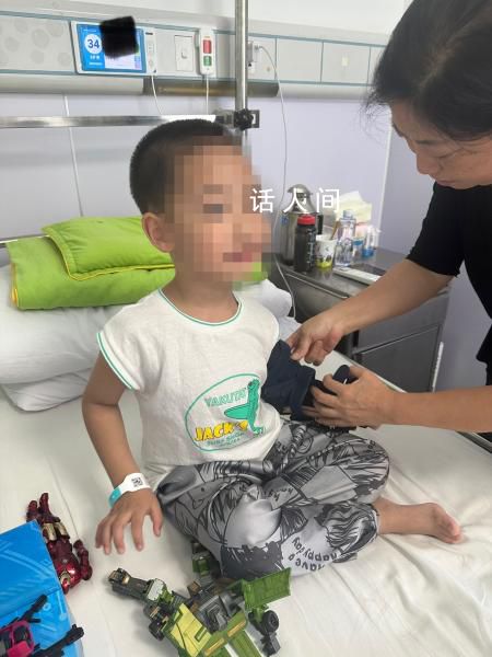 男童撐傘從26樓跳下后生還 雨傘真能當降落傘用嗎