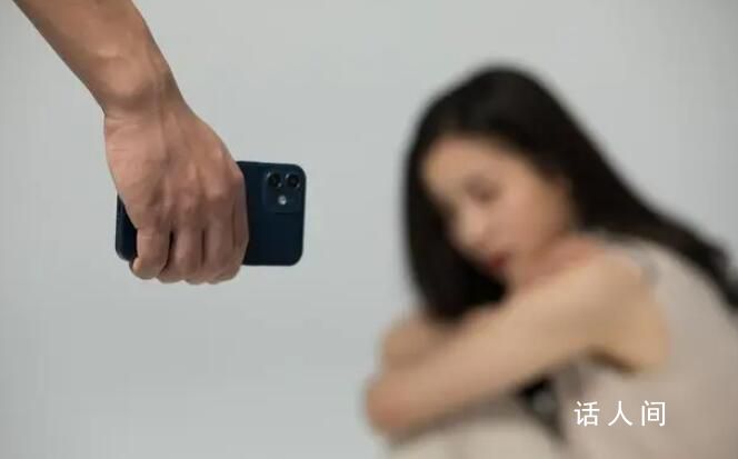 男子以裸照威脅敲詐情人18萬被重罰 法院依法判處被告人有期徒刑七年