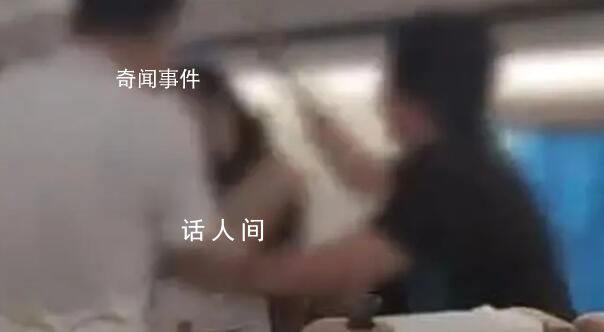 女子乘高鐵拒絕換座遭夫妻倆毆打 已接到報警正在開展工作當中
