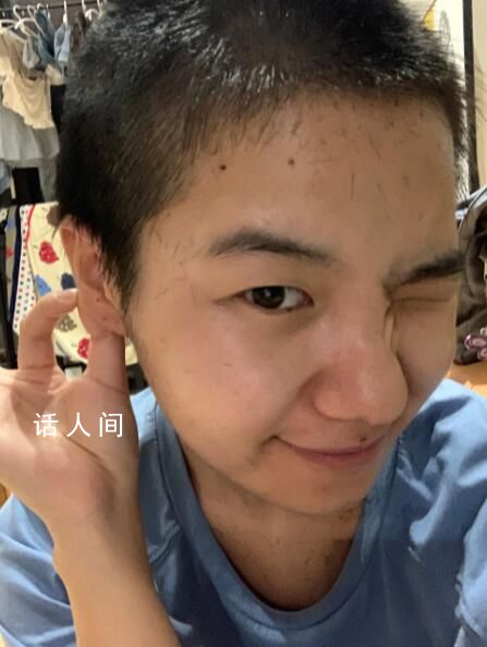 女生和媽媽雙雙剃寸頭 驚到爸爸