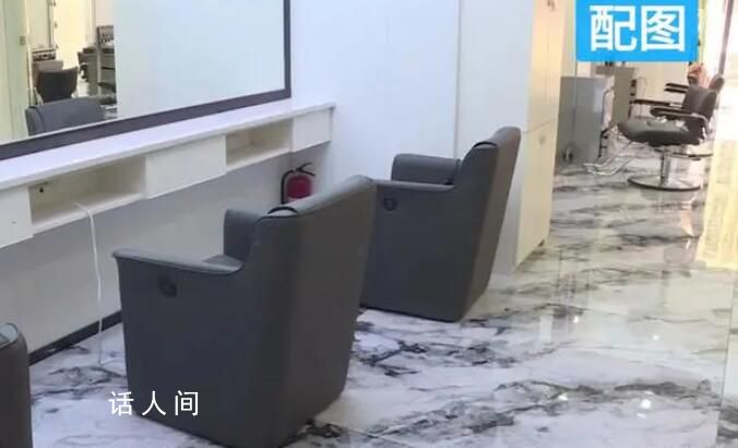 男子加女店員微信被拒竟暴起打人 勸架的路人也遭到該名男子的謾罵推搡