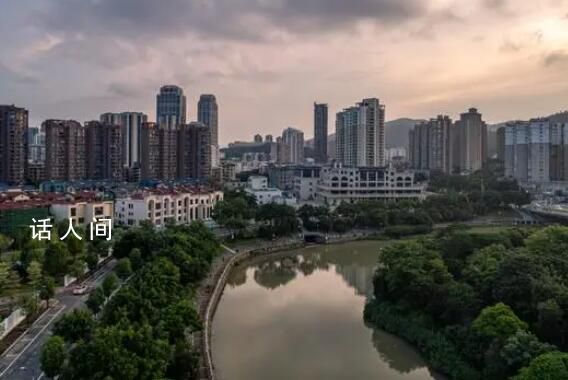 年輕人選城市就是二次投胎 決定著他們的職業(yè)發(fā)展生活品質(zhì)和社會融入