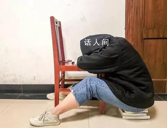 “她被困在考研考編里的五年”