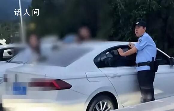 夫妻爬泰山將孩子獨留車內4小時 已對其父母批評教育