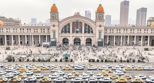 武漢高鐵發車密度堪比地鐵 武漢站刷新客流紀錄