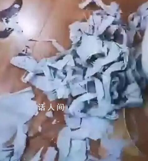 學校稱校服塞碎布條系謠言已報警 條狀物為脫落的防水涂層