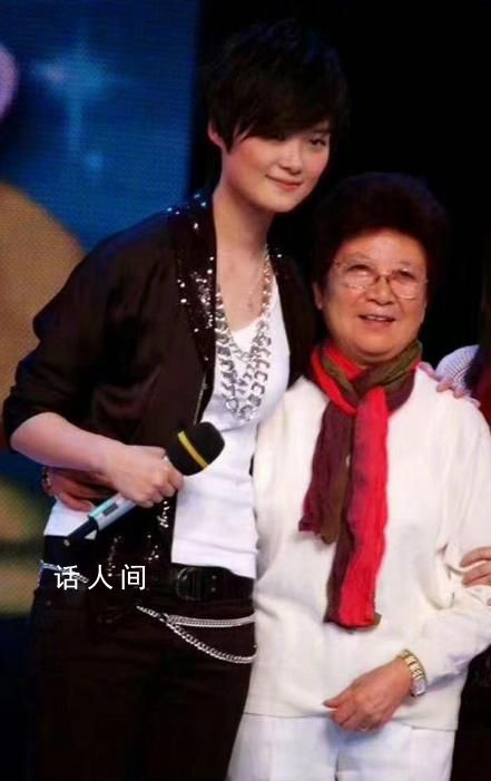 李宇春粉絲夏奶奶去世 從2005年開始喜歡李宇春