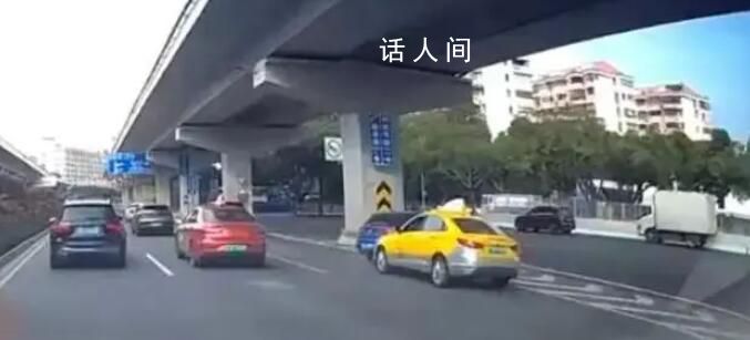 撞車出租所屬公司稱司機已盡力剎車 暫未發現存在開斗氣車行為的證據