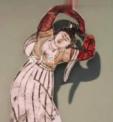 千年前的壁畫上女孩比了個心 這是跨越千年的浪漫
