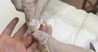 醫生給孩子采血手套殘留他人血跡 家長質疑后但卻遭到醫生無視